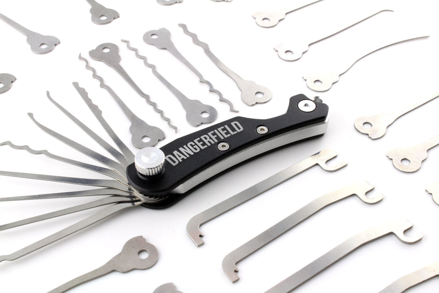 Dangerfield Skeleton Multitool + 30-teiliges Erweiterungsset